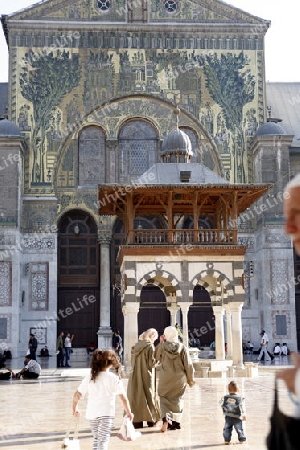 Asien, Naher Osten, Syrien, Damaskus,   Der Innenhof der  Omaijad Moschee im Souq und Altstadt von Damaskus in der Hauptstadt von Syrien. 