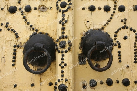 Afrika, Nordafrika, Tunesien, Tunis
Eine Gasse in der Medina mit dem Markt oder Souq in der Altstadt der Tunesischen Hauptstadt Tunis.



