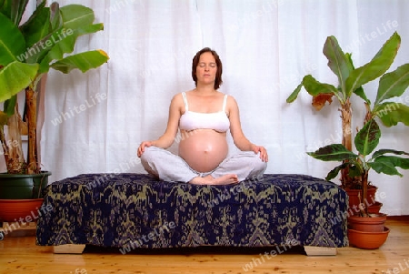 yoga auf couch