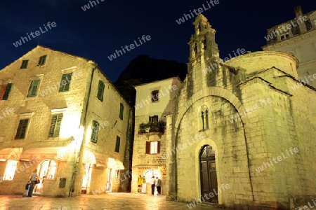 Europa, Osteuropa, Balkan. Montenegro, Mittelmeer, Adria, Kotor, Bucht von Kotor, Bucht, Altstadt, Dorf,   