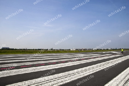 Flughafen Berlin Tempelhof, Lande,- und Startbahn