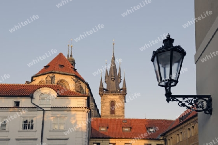 historische Geb?ude und Laternen am fruehen Morgen in  Prag,  Altstaedter Ring, Altstadt, Tschechien, Europa, Boehmen, Europa