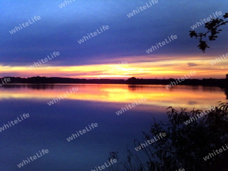 Sonnenuntergang mit Spiegelung