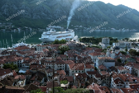 Die Stadt Kotor am Mittelmeer in Montenegro im Balkan in Europa.