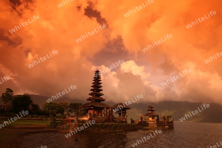 Asien, Suedost, Indonesien, Bali, Insel, Zentral Bali, Lake, Bratan, See, Tempel, Pura Ulun Danu, Landschaft,   (Urs Flueeler) 