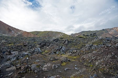 Der S?dwesten Islands, Obsidian Lavafeld Laugahraun vor Vulkan-Kulisse in Landmannalaugar